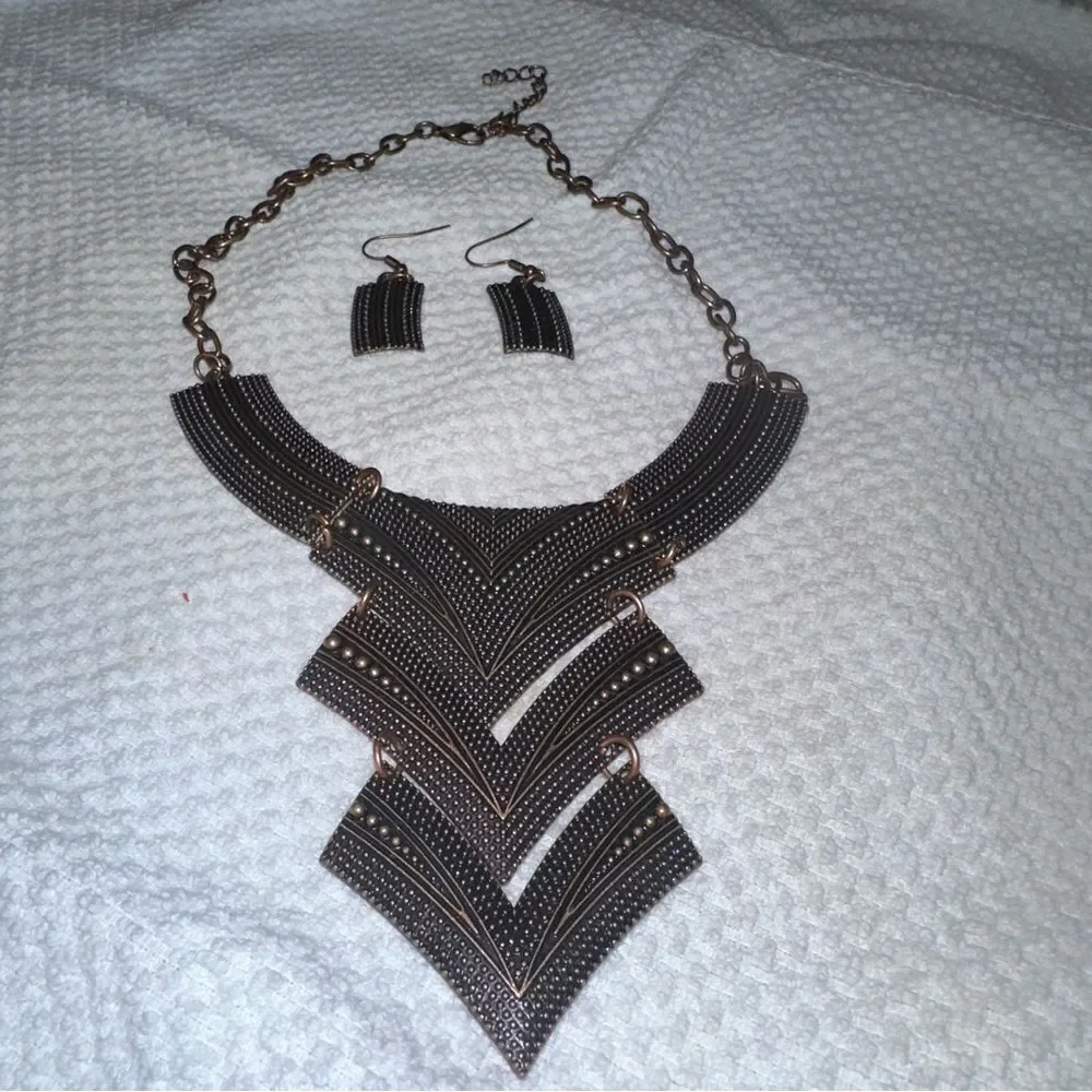 Paparazzi, necklace, and earrings